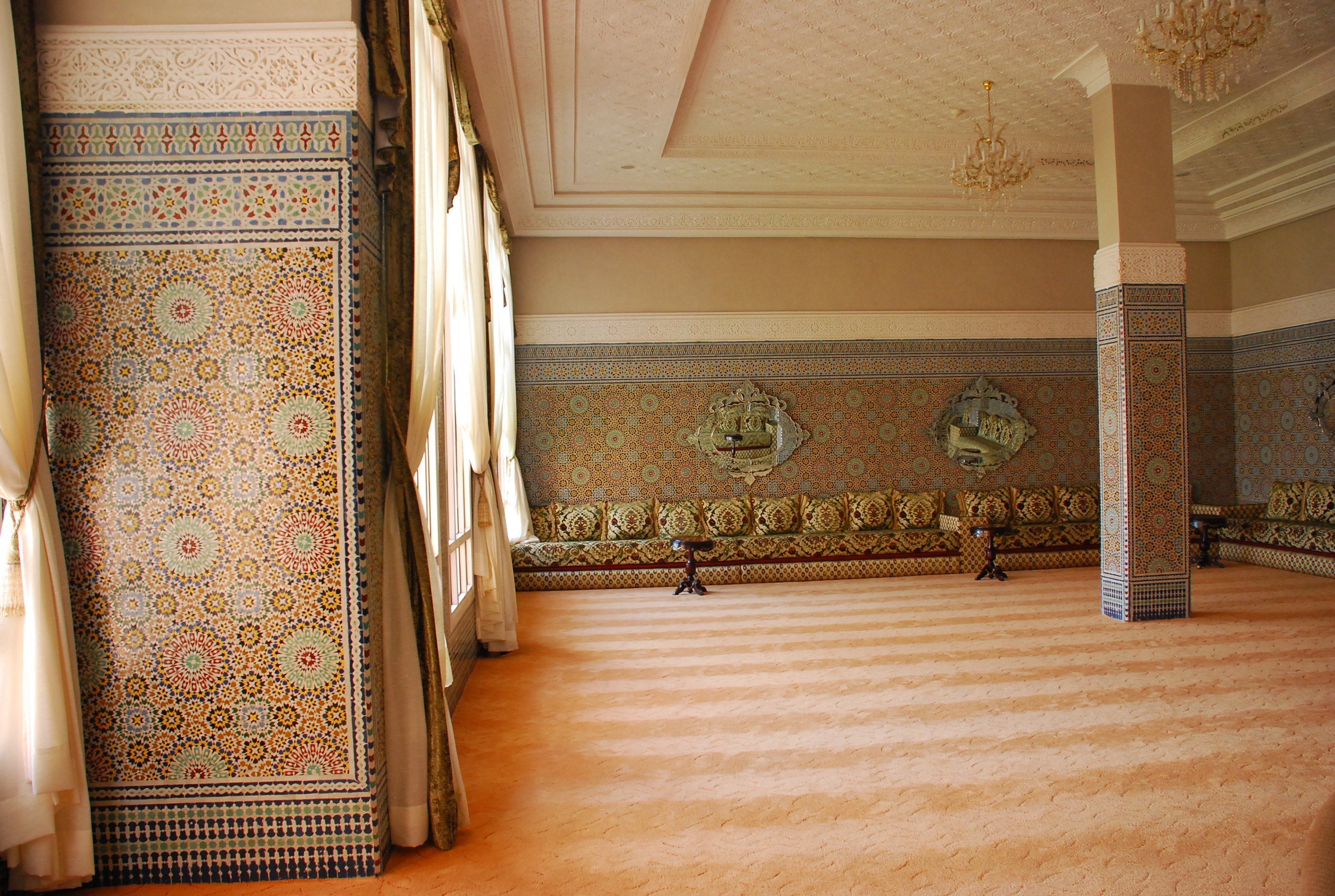 Guest Rooms with Zellige Tile Accents - Zelligerar